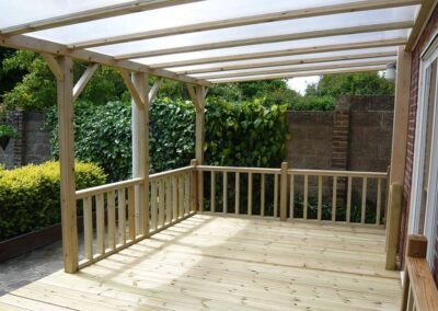Timber decking with lean-to Stirling